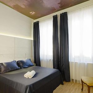 Camera standard con letto king size